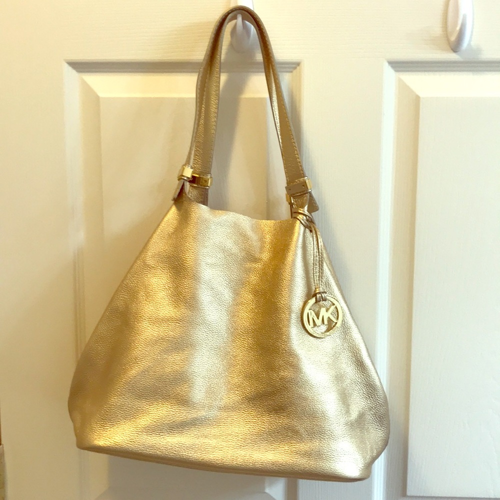 Gorgeous Michael Kors shoulder bag